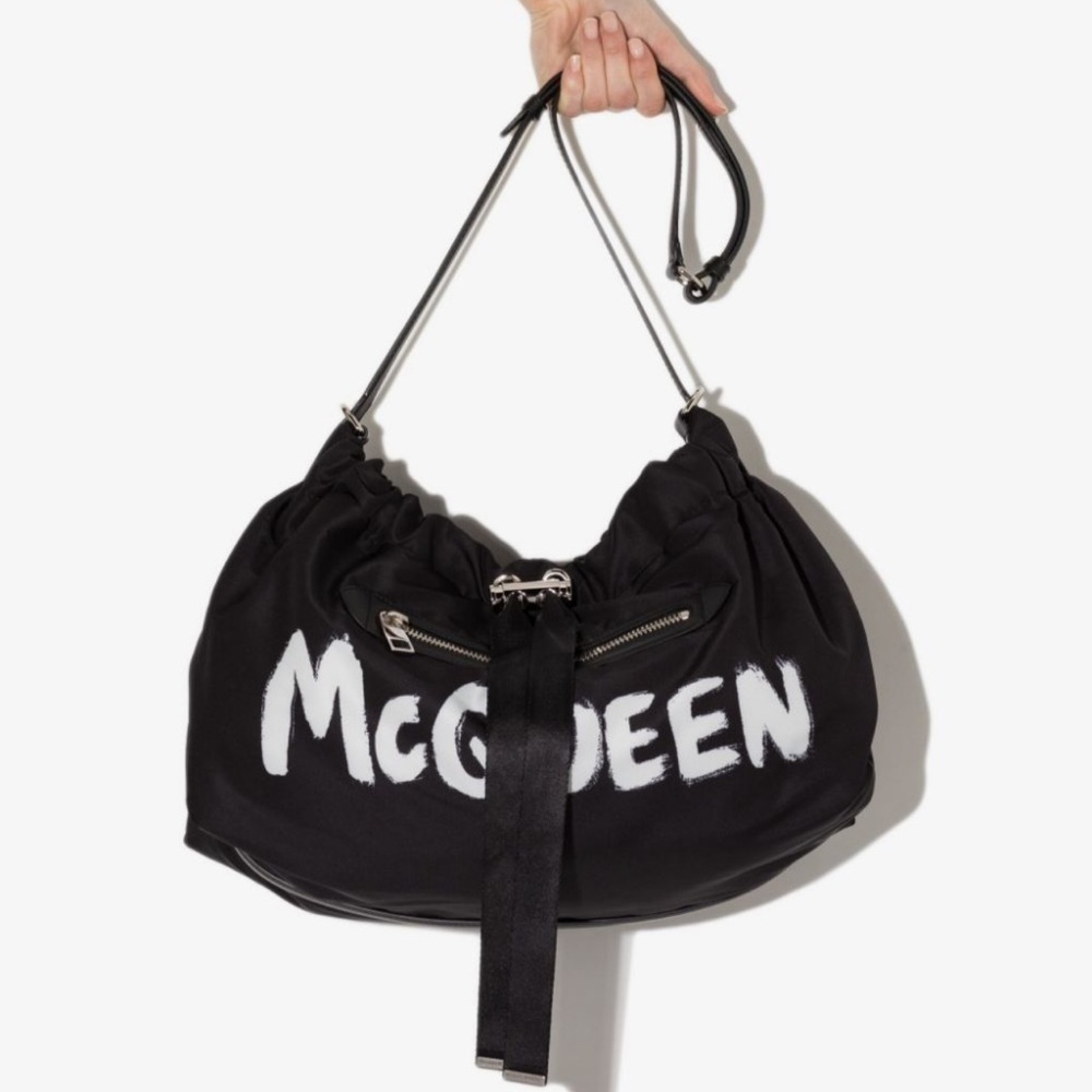 NWT Alexander McQueen Women's The Bundle in Black/white medium bag Authentic